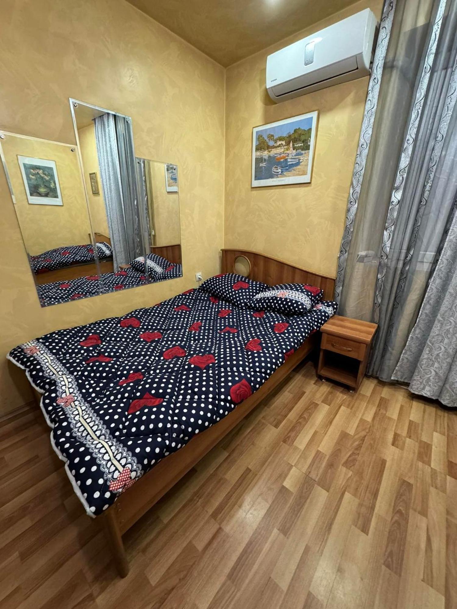 Tj+ Hostel Batumi Exterior photo